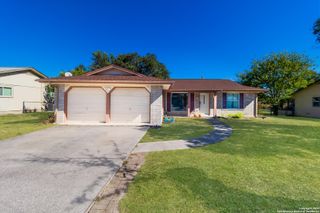 6711 Yellow Rose St, Leon Valley, TX 78238