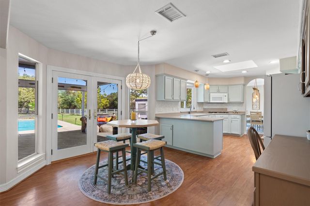 201 Four T Ranch RD, Georgetown, TX 78633