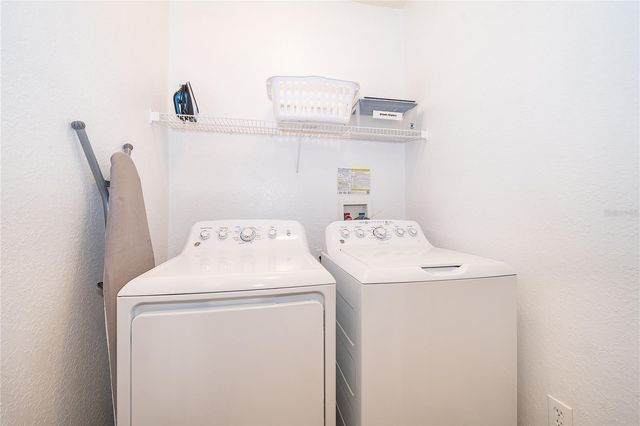 569 BURFORD CIRCLE, Davenport, FL 33896