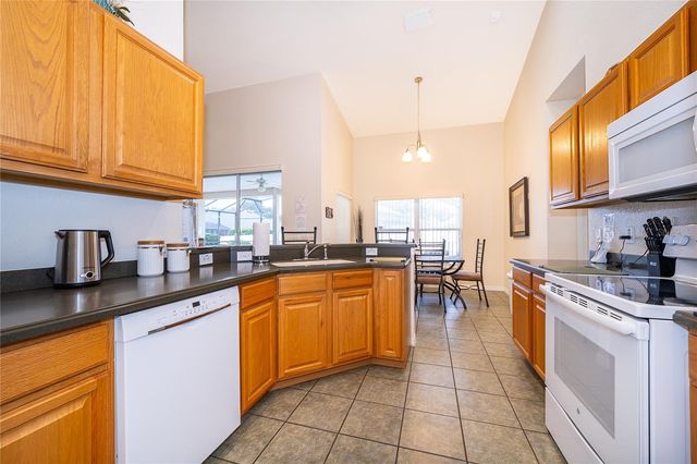 569 BURFORD CIRCLE, Davenport, FL 33896