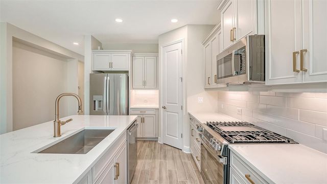 2569 DASHEEN PLACE, Sarasota, FL 34240