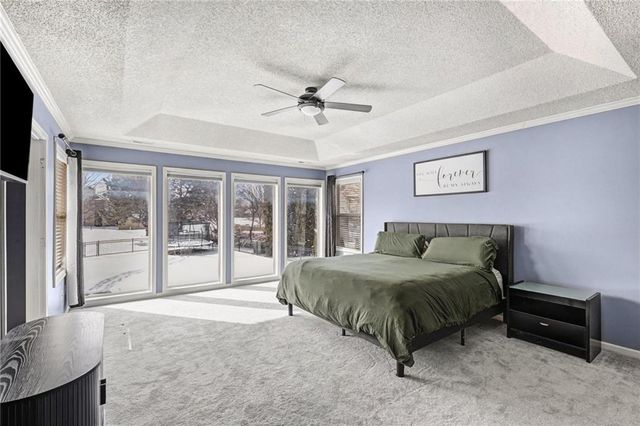 532 SE Asheville Drive, Lee's Summit, MO 64063