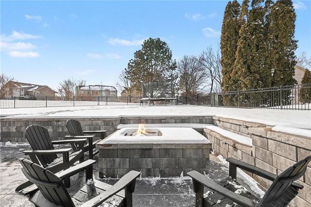 532 SE Asheville Drive, Lee's Summit, MO 64063