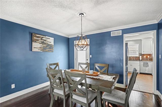 532 SE Asheville Drive, Lee's Summit, MO 64063