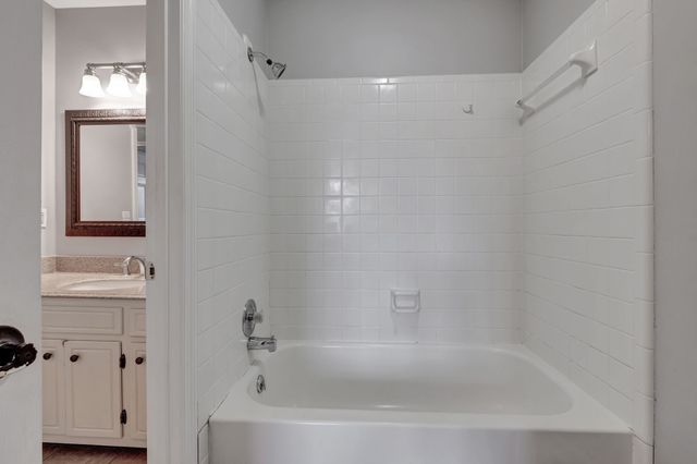 321 Lakebrink Dr, Nashville, TN 37214