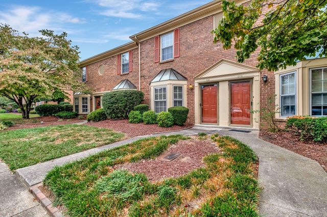321 Lakebrink Dr, Nashville, TN 37214
