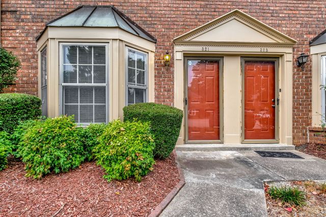 321 Lakebrink Dr, Nashville, TN 37214
