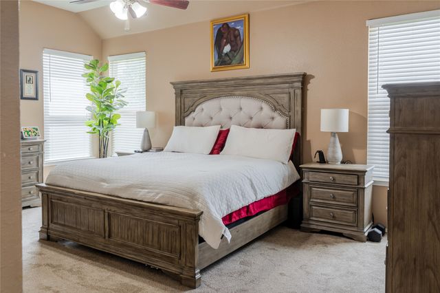 419 Kingfisher Lane, Arlington, TX 76002