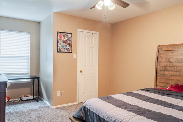 419 Kingfisher Lane, Arlington, TX 76002