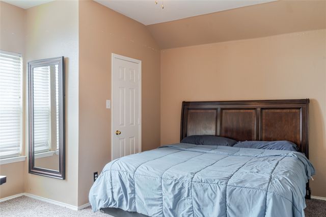419 Kingfisher Lane, Arlington, TX 76002