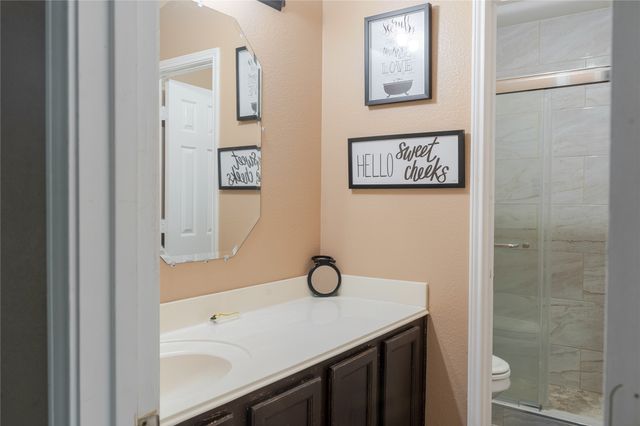 419 Kingfisher Lane, Arlington, TX 76002