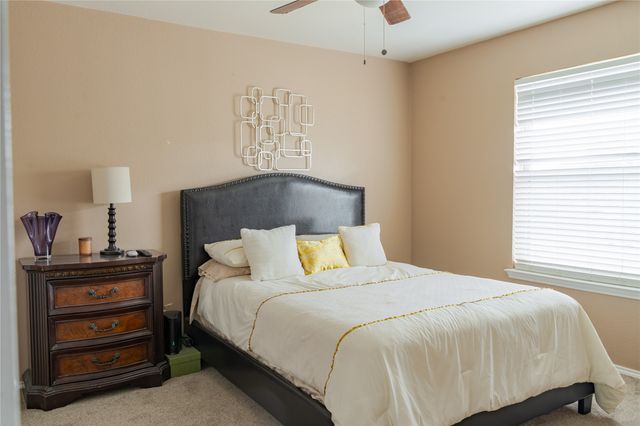 419 Kingfisher Lane, Arlington, TX 76002