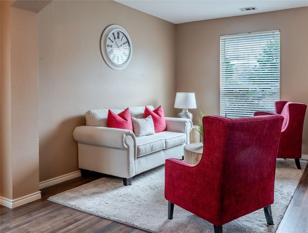 419 Kingfisher Lane, Arlington, TX 76002