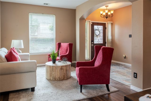 419 Kingfisher Lane, Arlington, TX 76002