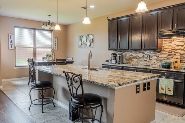 419 Kingfisher Lane, Arlington, TX 76002