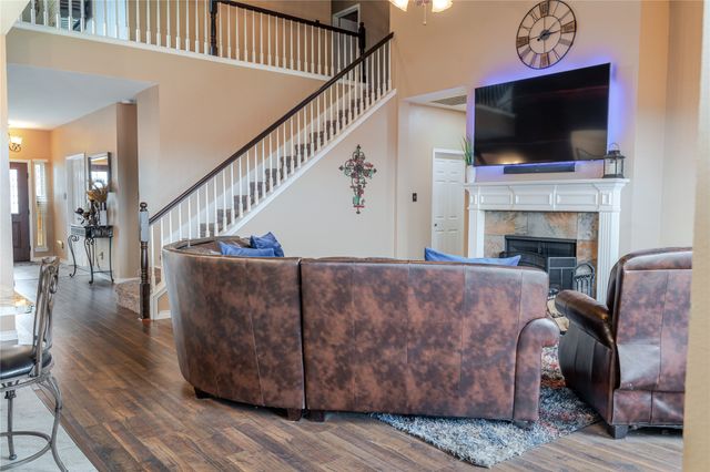 419 Kingfisher Lane, Arlington, TX 76002