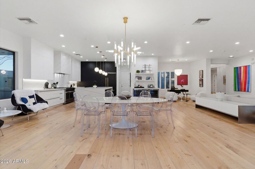 Image 15 of property listing at 17781 N 97TH Place, Scottsdale, AZ 85255