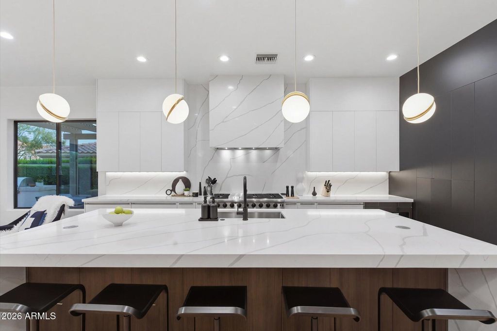 Image 17 of property listing at 17781 N 97TH Place, Scottsdale, AZ 85255