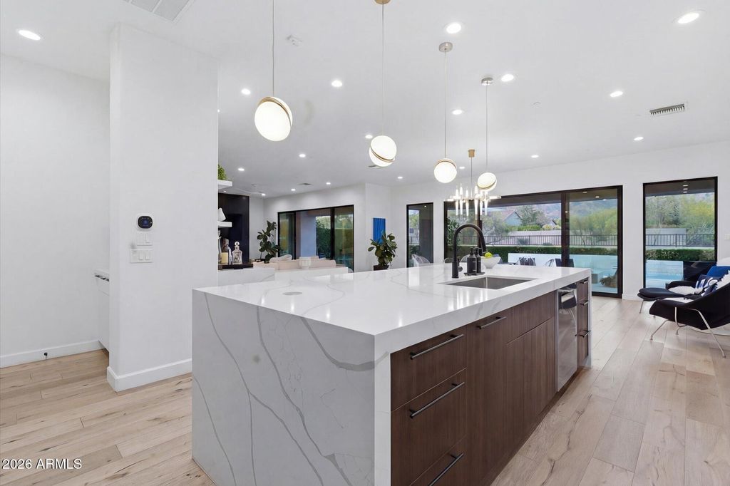 Image 21 of property listing at 17781 N 97TH Place, Scottsdale, AZ 85255