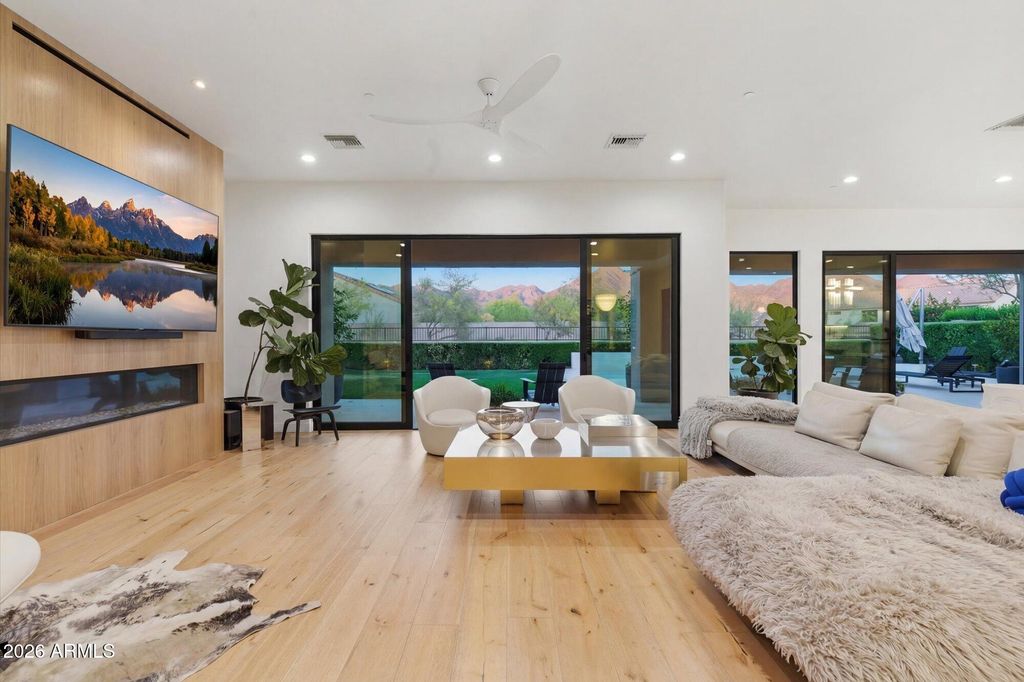 Image 5 of property listing at 17781 N 97TH Place, Scottsdale, AZ 85255