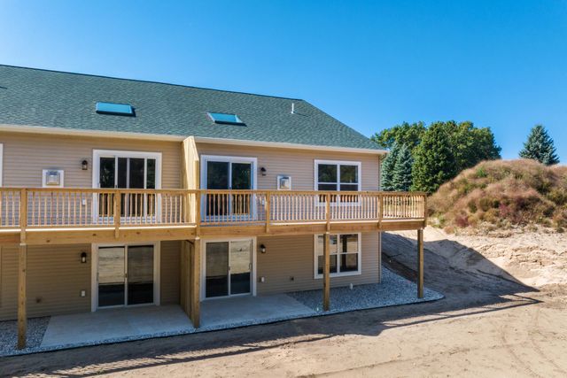 1927 Pine Ridge Drive, Manistee, MI 49660