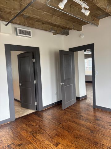 329 E Colorado Boulevard 404, Dallas, TX 75203