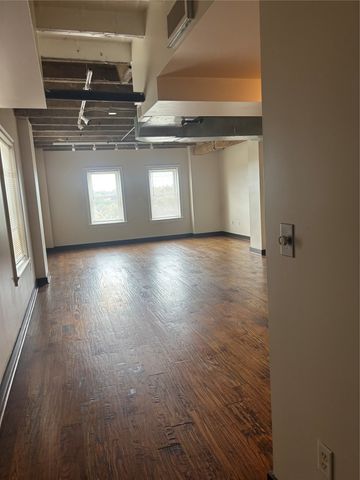 329 E Colorado Boulevard 404, Dallas, TX 75203