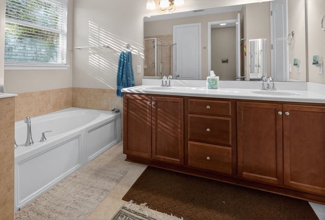 486 Hefferon Dr, St Augustine, FL 32084