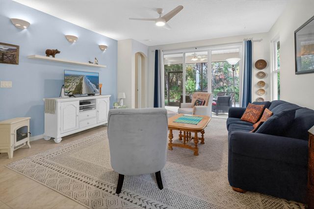 486 Hefferon Dr, St Augustine, FL 32084