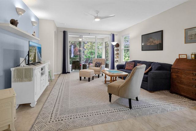 486 Hefferon Dr, St Augustine, FL 32084