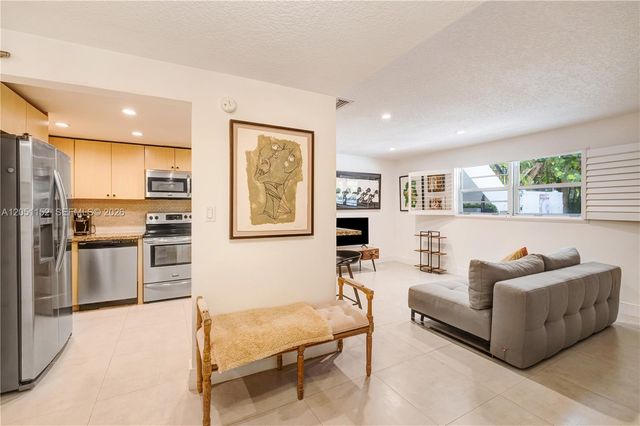 338 Majorca Avenue 103, Coral Gables, FL 33134
