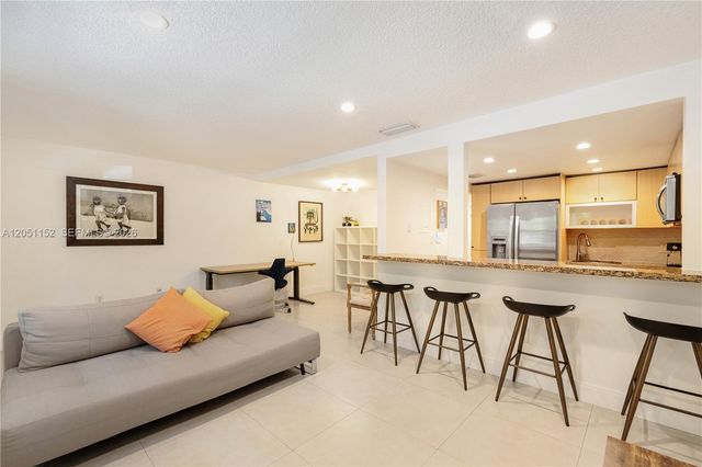 338 Majorca Avenue 103, Coral Gables, FL 33134