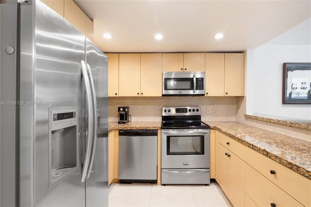 338 Majorca Avenue 103, Coral Gables, FL 33134