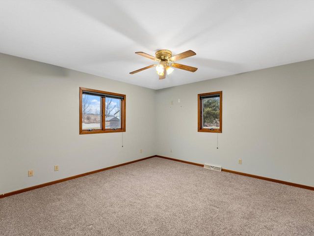 1230 S Parkview ROAD, Manitowoc, WI 54220