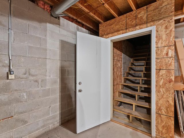 1230 S Parkview ROAD, Manitowoc, WI 54220