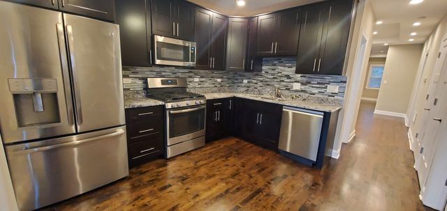 4139 W Fletcher Street 2, Chicago, IL 60641