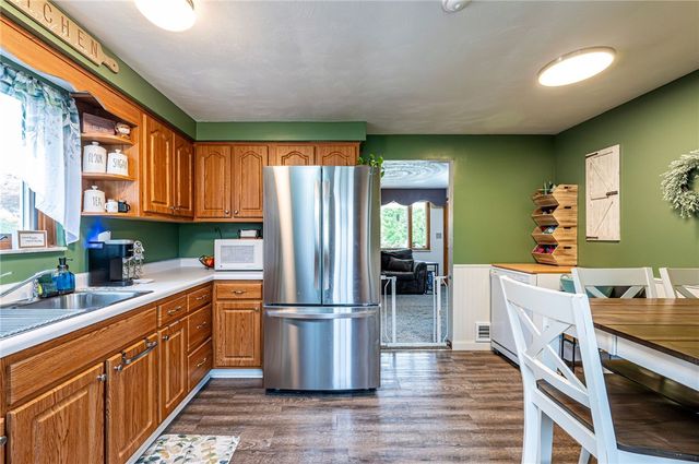 325 Maple St, West Mifflin, PA 15122