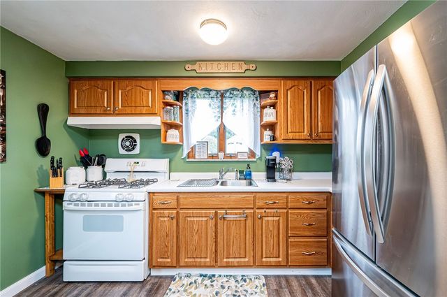 325 Maple St, West Mifflin, PA 15122