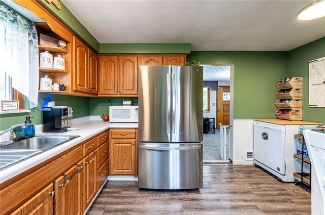 325 Maple St, West Mifflin, PA 15122