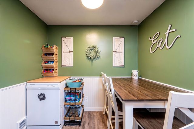 325 Maple St, West Mifflin, PA 15122