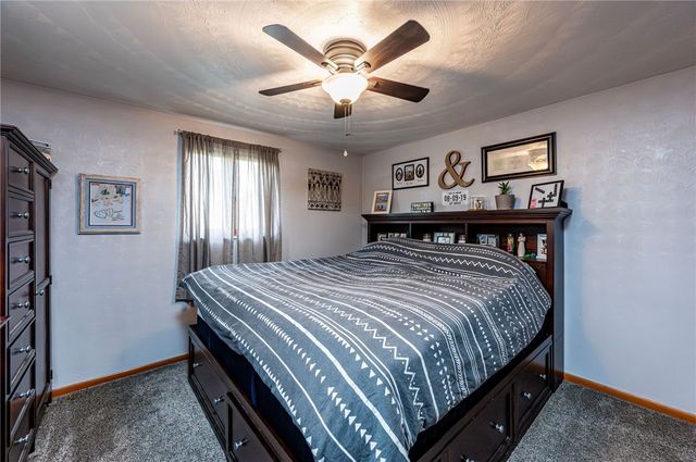 325 Maple St, West Mifflin, PA 15122