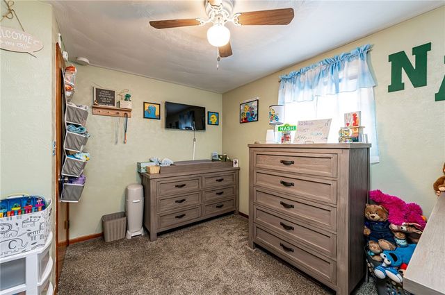 325 Maple St, West Mifflin, PA 15122