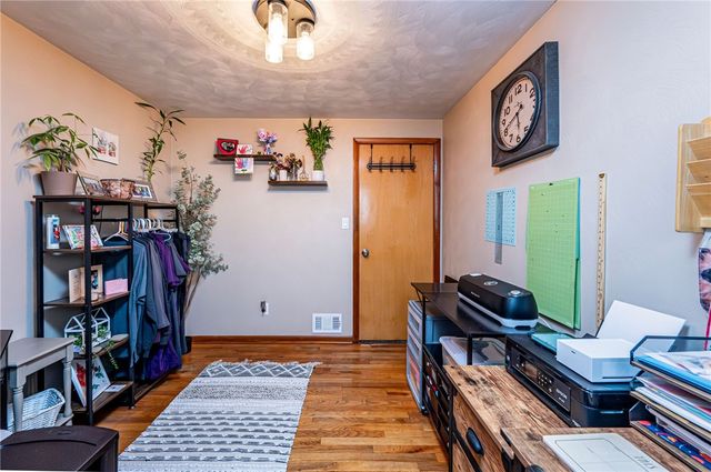 325 Maple St, West Mifflin, PA 15122