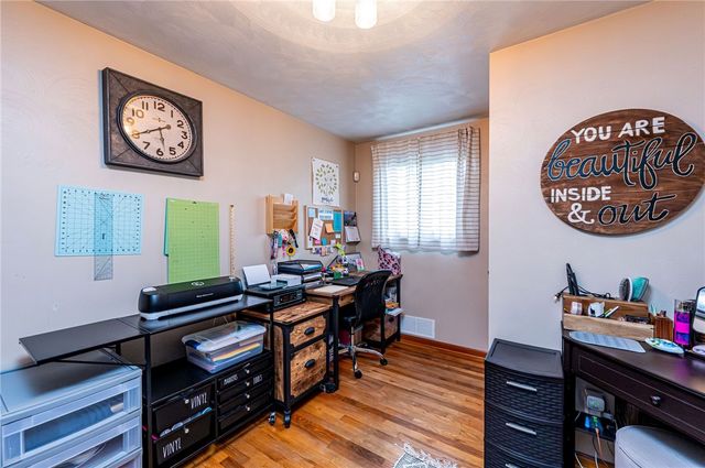 325 Maple St, West Mifflin, PA 15122