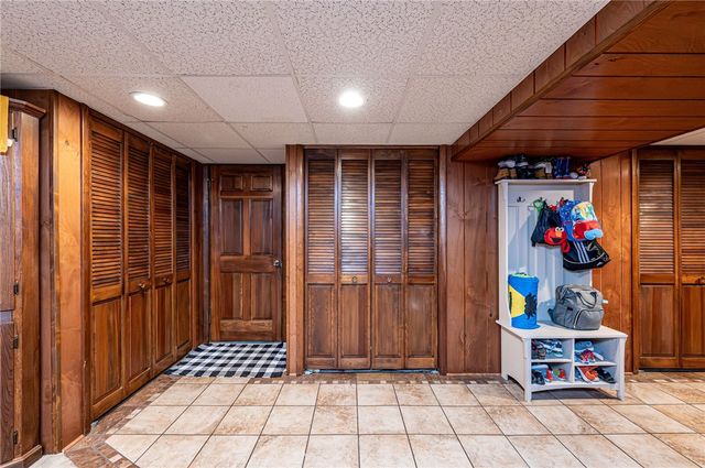 325 Maple St, West Mifflin, PA 15122