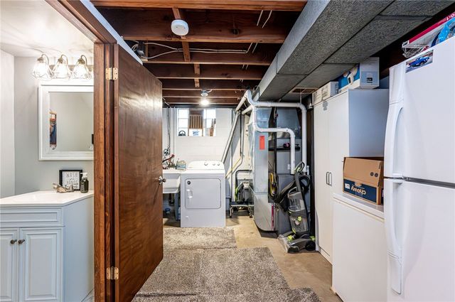 325 Maple St, West Mifflin, PA 15122