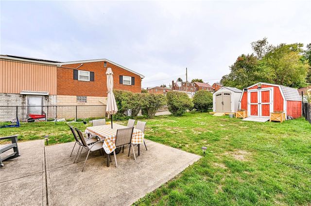 325 Maple St, West Mifflin, PA 15122