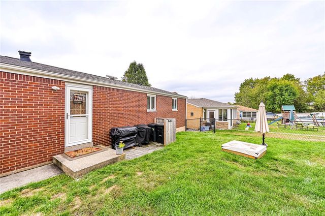 325 Maple St, West Mifflin, PA 15122