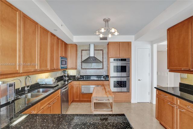 20201 E Country Club Dr 1408, Aventura, FL 33180