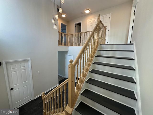 17 PARK DR, Mullica Hill, NJ 08062